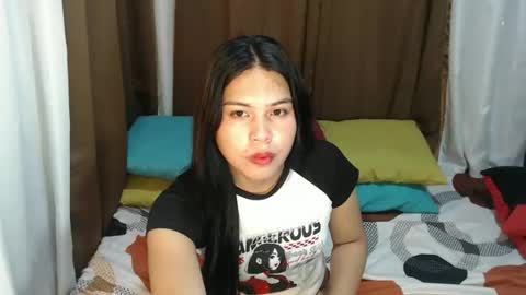 Snapshot of thegreat_legacy chatting on 02-15-26, 07:05 Elle dont forget to folloW me and thumbs up online show from 02-15-26, 07:05