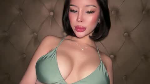 Snapshot of thegreat_legacy chatting on 03-12-26, 10:54 Elle dont forget to folloW me and thumbs up online show from 03-12-26, 10:54