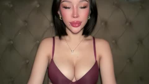 Elle  dont forget to folloW me and thumbs up online show from 04-26-26, 06:22