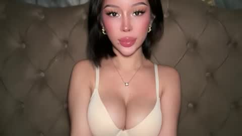 Elle  dont forget to folloW me and thumbs up online show from 04-28-26, 03:00