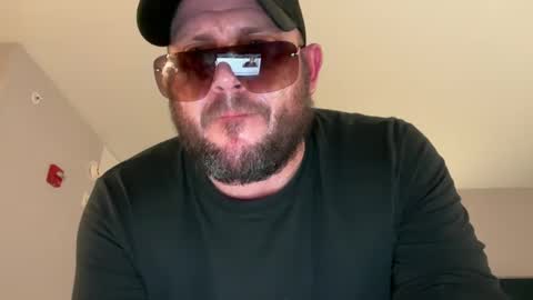 Snapshot of thegreatgenuine chatting on 09-20-25, 05:52 Dutch Masters online show from 09-20-25, 05:52