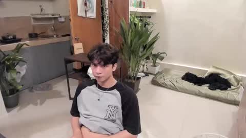 Green online show from 11-18-25, 06:01