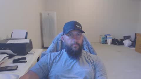 Snapshot of thehawaiian93 chatting on 09-15-25, 05:35 thehawaiian93 online show from 09-15-25, 05:35