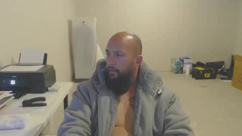 Snapshot of thehawaiian93 chatting on 10-05-25, 04:11 thehawaiian93 online show from 10-05-25, 04:11