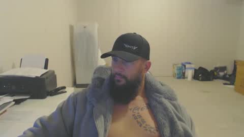 Snapshot of thehawaiian93 chatting on 10-20-25, 01:06 thehawaiian93 online show from 10-20-25, 01:06