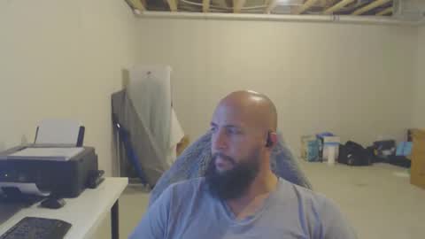 Snapshot of thehawaiian93 chatting on 10-27-25, 02:54 thehawaiian93 online show from 10-27-25, 02:54