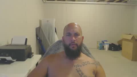 Snapshot of thehawaiian93 chatting on 11-18-25, 01:33 thehawaiian93 online show from 11-18-25, 01:33