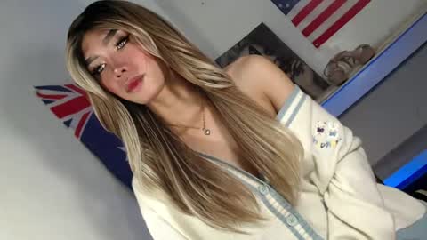 laisa online show from 06-25-26, 11:37