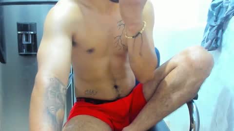 Snapshot of thehousedog chatting on 01-13-25, 01:49 thehousedog online show from 01-13-25, 01:49