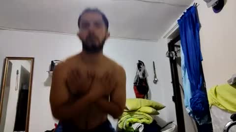 Snapshot of thehousedog chatting on 02-06-25, 12:43 thehousedog online show from 02-06-25, 12:43