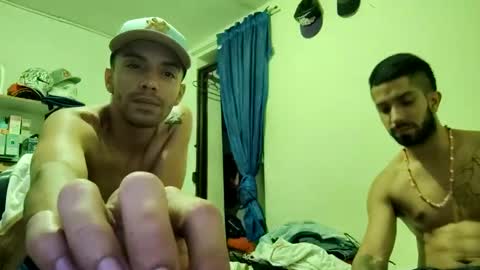 Snapshot of thehousedog chatting on 02-25-25, 03:52 thehousedog online show from 02-25-25, 03:52
