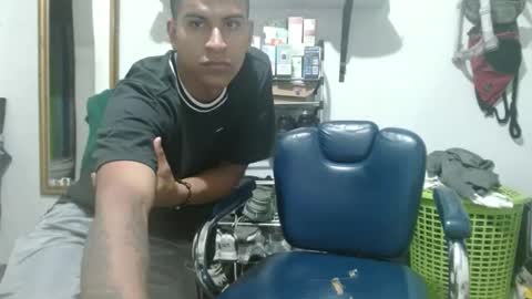 Snapshot of thehousedog chatting on 02-27-25, 03:14 thehousedog online show from 02-27-25, 03:14