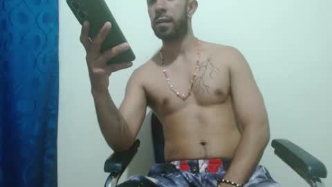 Snapshot of thehousedog chatting on 09-11-25, 02:22 thehousedog online show from 09-11-25, 02:22
