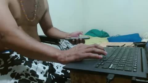 Snapshot of thehousedog chatting on 09-23-25, 04:26 thehousedog online show from 09-23-25, 04:26