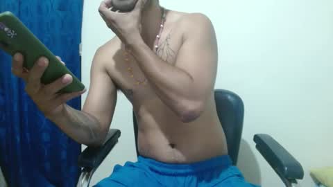 Snapshot of thehousedog chatting on 10-01-25, 11:49 thehousedog online show from 10-01-25, 11:49