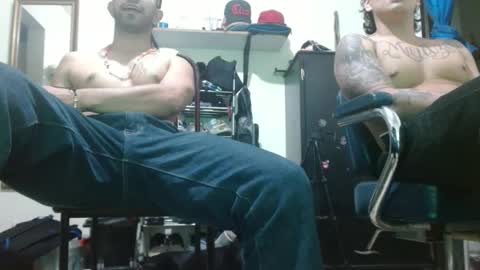Snapshot of thehousedog chatting on 10-10-25, 11:04 thehousedog online show from 10-10-25, 11:04