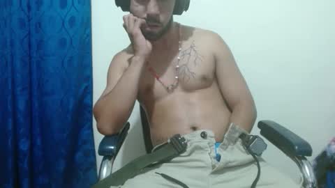 Snapshot of thehousedog chatting on 10-20-25, 02:56 thehousedog online show from 10-20-25, 02:56