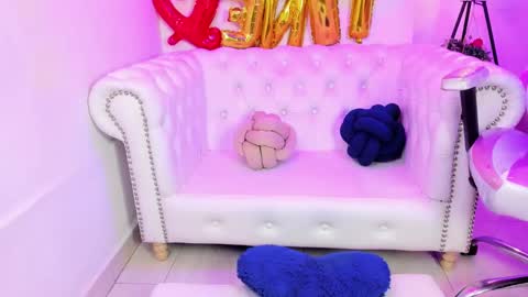 Theia  online show from 02-18-25, 04:05