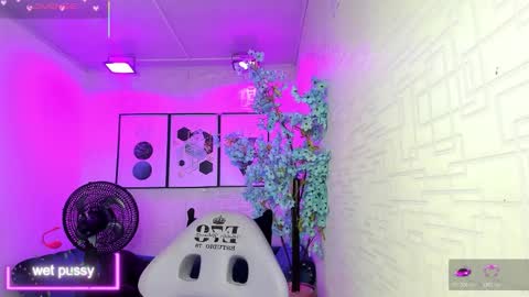 Theia  online show from 11-04-25, 12:37