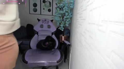 Theia  online show from 02-02-26, 12:37