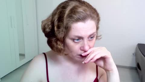 Ella online show from 12-20-24, 09:32