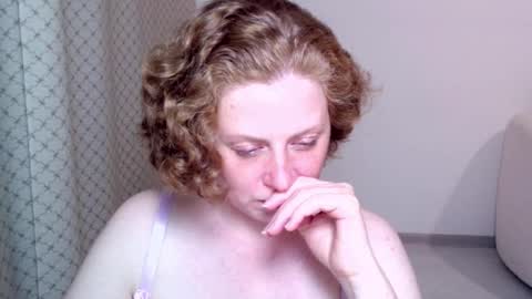 Ella online show from 09-28-25, 07:41
