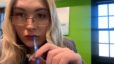 Little Bambii online show from 02-18-25, 04:16