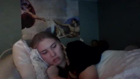 Little Bambii online show from 11-25-25, 04:12