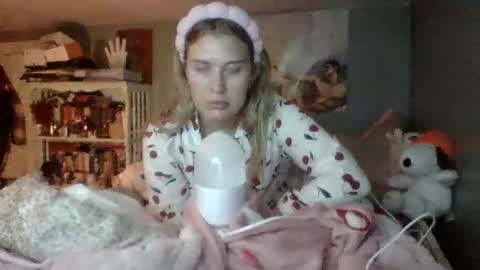 Little Bambii online show from 12-15-25, 03:55