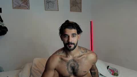 Snapshot of thelovers666 chatting on 01-12-26, 04:23 Evangeline and Asaf online show from 01-12-26, 04:23