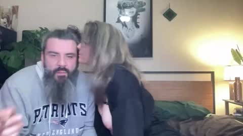 The Mated Pair online show from 01-08-26, 04:59