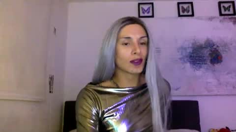 Snapshot of thematryoshka chatting on 12-29-24, 02:06 Lucy Lucy online show from 12-29-24, 02:06