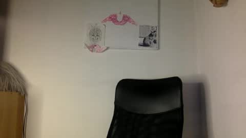 Snapshot of thematryoshka chatting on 12-30-24, 01:58 Lucy Lucy online show from 12-30-24, 01:58