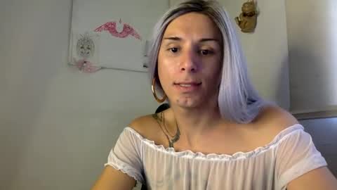 Snapshot of thematryoshka chatting on 01-02-25, 08:02 Lucy Lucy online show from 01-02-25, 08:02