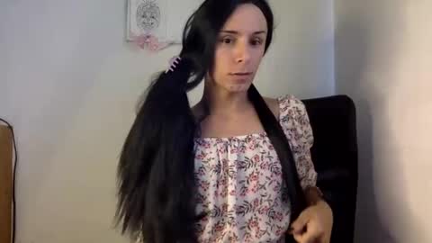 Snapshot of thematryoshka chatting on 01-05-25, 05:09 Lucy Lucy online show from 01-05-25, 05:09