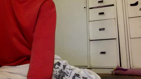 Snapshot of thematryoshka chatting on 01-10-25, 02:35 Lucy Lucy online show from 01-10-25, 02:35