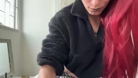 Snapshot of thematryoshka chatting on 09-15-25, 05:24 Lucy Lucy online show from 09-15-25, 05:24