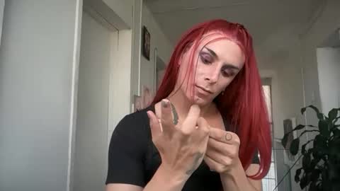 Snapshot of thematryoshka chatting on 09-17-25, 04:41 Lucy Lucy online show from 09-17-25, 04:41