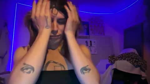 Snapshot of thematryoshka chatting on 12-22-25, 02:52 Lucy Lucy online show from 12-22-25, 02:52