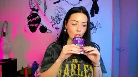 themelrose online show from 12-20-25, 09:33