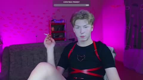 Snapshot of themikesever chatting on 12-12-24, 01:21 Sever online show from 12-12-24, 01:21