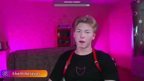 Snapshot of themikesever chatting on 12-12-24, 07:30 Sever online show from 12-12-24, 07:30