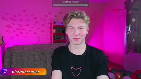 Snapshot of themikesever chatting on 12-15-24, 04:40 Sever online show from 12-15-24, 04:40