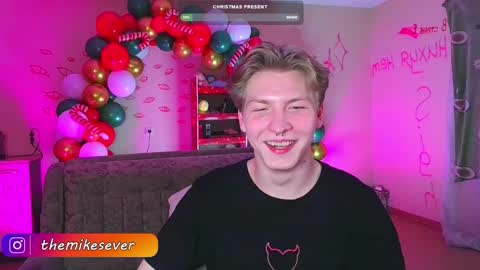 Snapshot of themikesever chatting on 12-15-24, 07:21 Sever online show from 12-15-24, 07:21