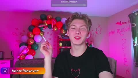 Snapshot of themikesever chatting on 12-16-24, 07:15 Sever online show from 12-16-24, 07:15