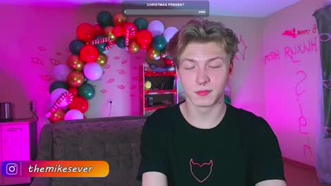 Snapshot of themikesever chatting on 12-16-24, 10:18 Sever online show from 12-16-24, 10:18