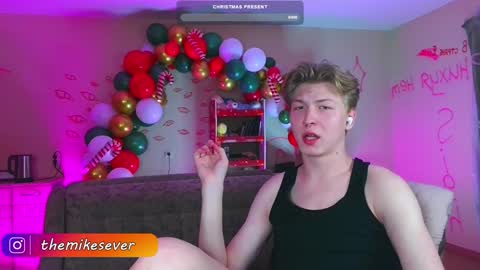 Snapshot of themikesever chatting on 12-20-24, 06:13 Sever online show from 12-20-24, 06:13