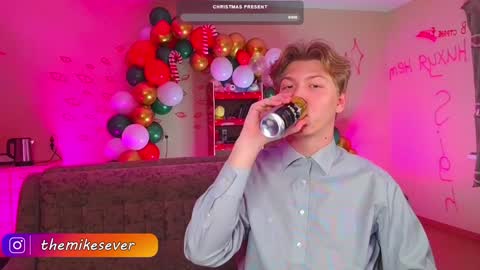 Snapshot of themikesever chatting on 12-24-24, 07:00 Sever online show from 12-24-24, 07:00