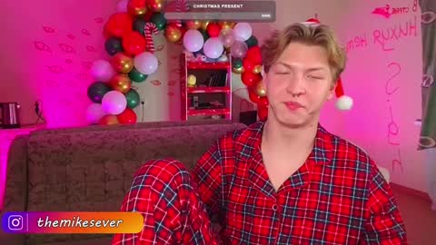 Snapshot of themikesever chatting on 12-24-24, 10:06 Sever online show from 12-24-24, 10:06