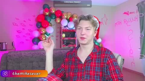 Snapshot of themikesever chatting on 12-25-24, 05:37 Sever online show from 12-25-24, 05:37